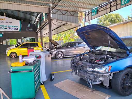 PETRONAS AutoExpert Paka